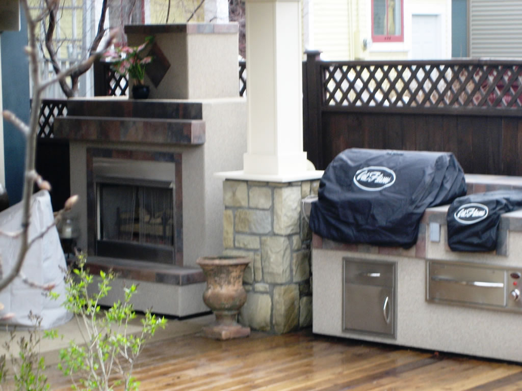 Outdoor Natural Gas Fireplace and BBQ
